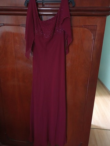 Vestido de festa vinho