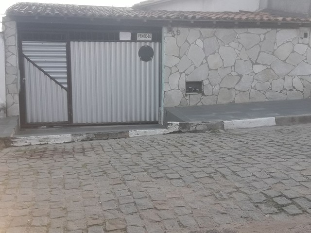 Vende-se essa casa 