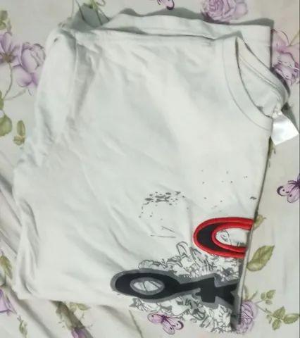Vendo essa camiseta da Oakley 100% algodão  - Foto 2