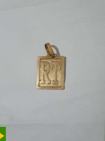Pingente Moeda Antiga Letras: RT
