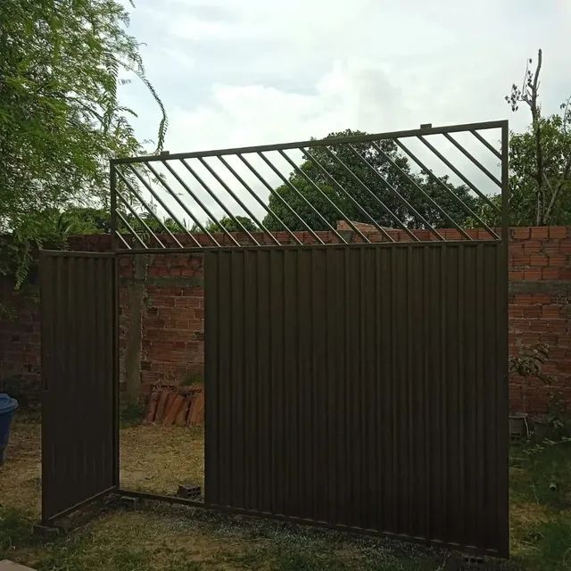 PORTÃO PARA GARAGEM GRANDE MATERIAL GALVANIZADO METALÚRGICA JG  - Foto 4