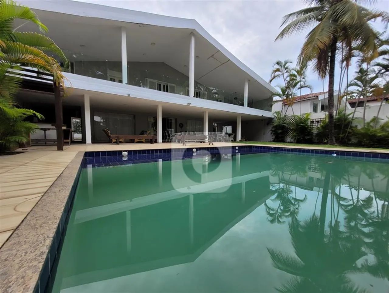 0 - Casa de Condomínio 5 quartos, sendo 5 suítes