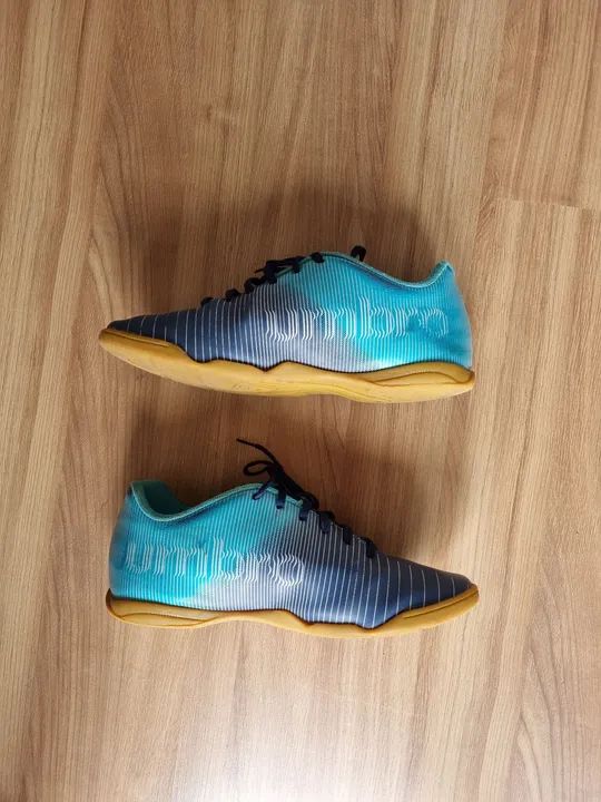 Chuteira de Futsal Umbro Vibe - Tamanho 37