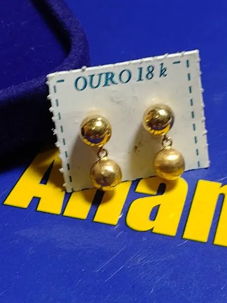 Brincos 2 Bolas 5 mm Lisa e Fosca 5 mm Ouro 18 Kilates Peso 0.70 Gramas                    - Foto 5