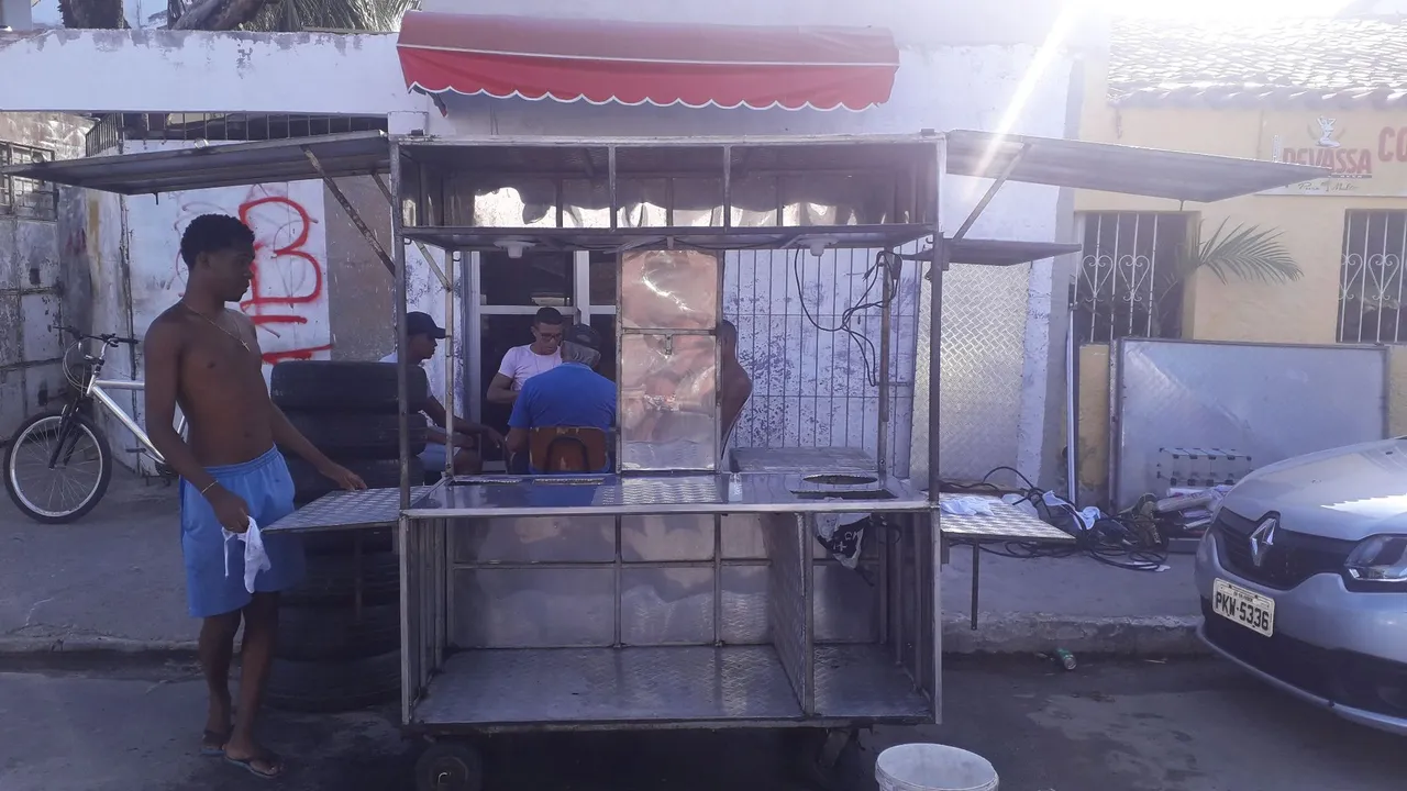 Vendo trailer de cachorro quente.