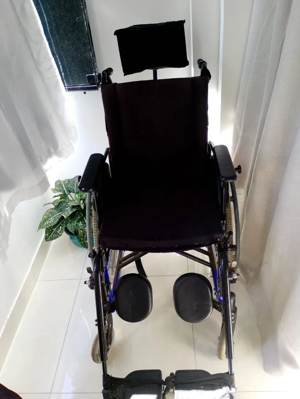 Cadeira de Rodas RECLINAVEL CONFORTAVEL 