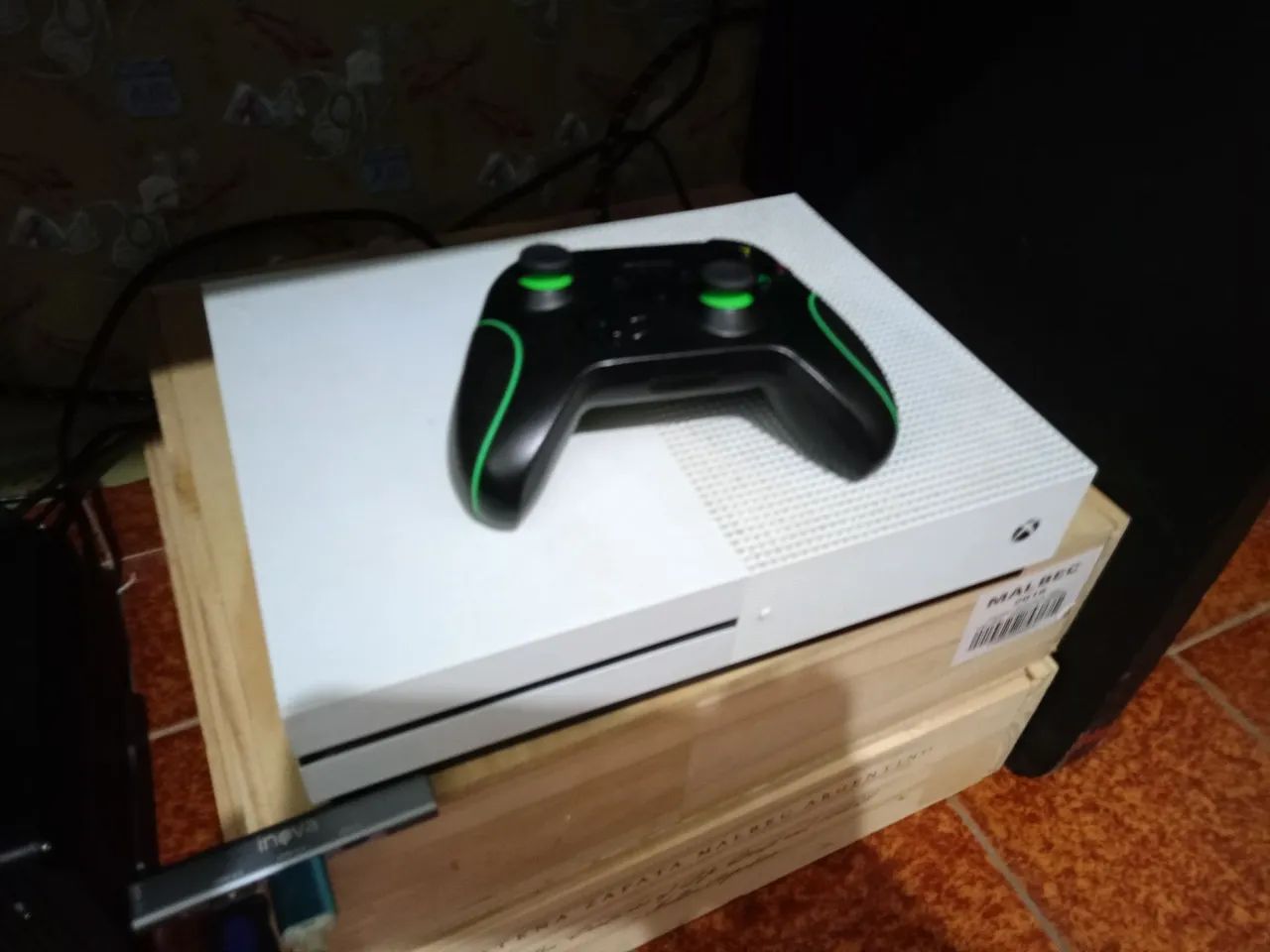 Xbox one S 1 Cont. 1 Tera. 1 jogo mídia. Sem detalhes mínimo 800 - Foto 4