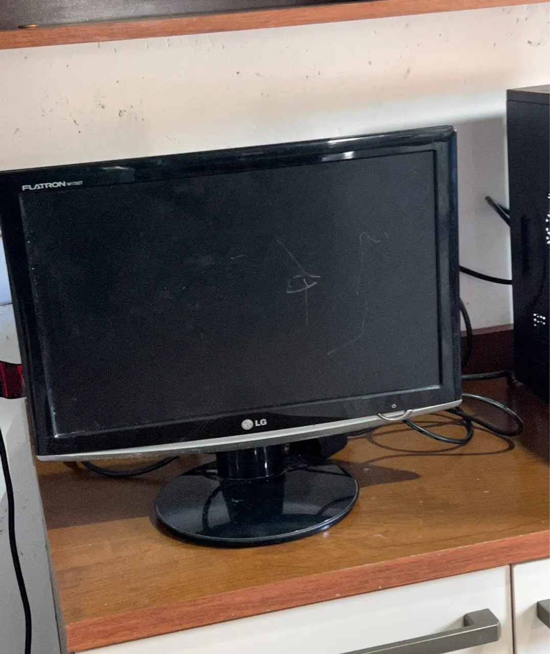 Monitor LG Flatron - Perfeito para suas tarefas!