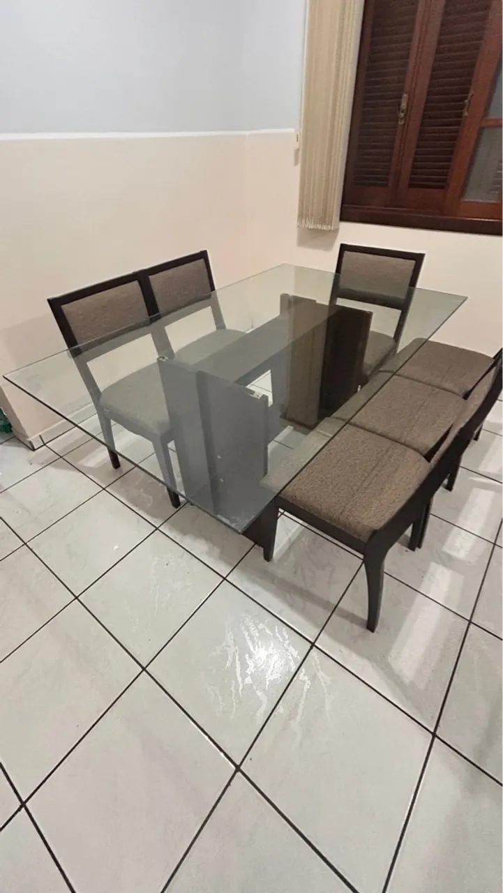 Mesa de Jantar com 6 Cadeiras - Elegância e Conforto