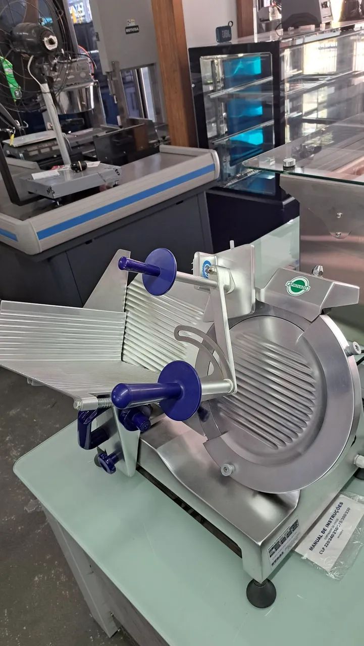 Ac cortador de frios semi automático Gural