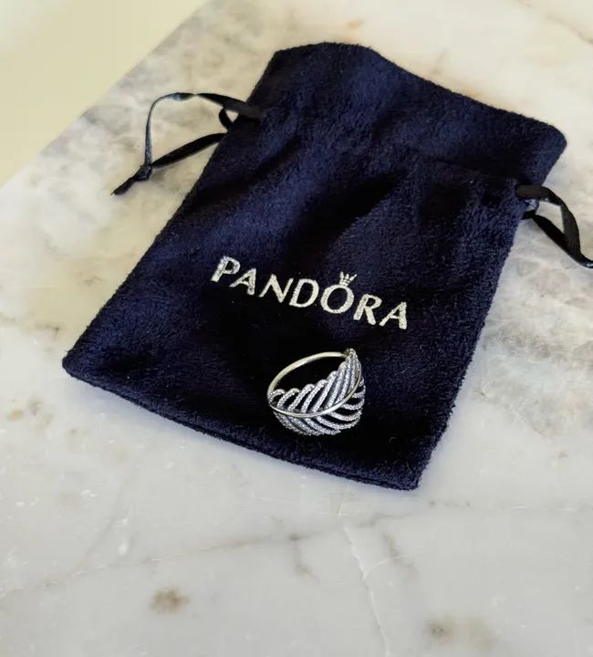 Anel de Prata Pandora Original com Detalhe de Pluma - Foto 3