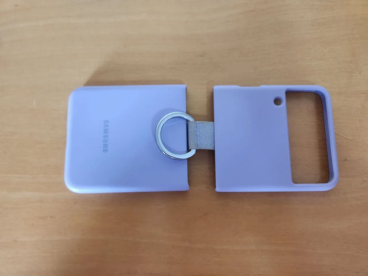 Capa Protetora Galaxy Z Flip 3 Silicone com argola - Lilás (original) - Foto 5