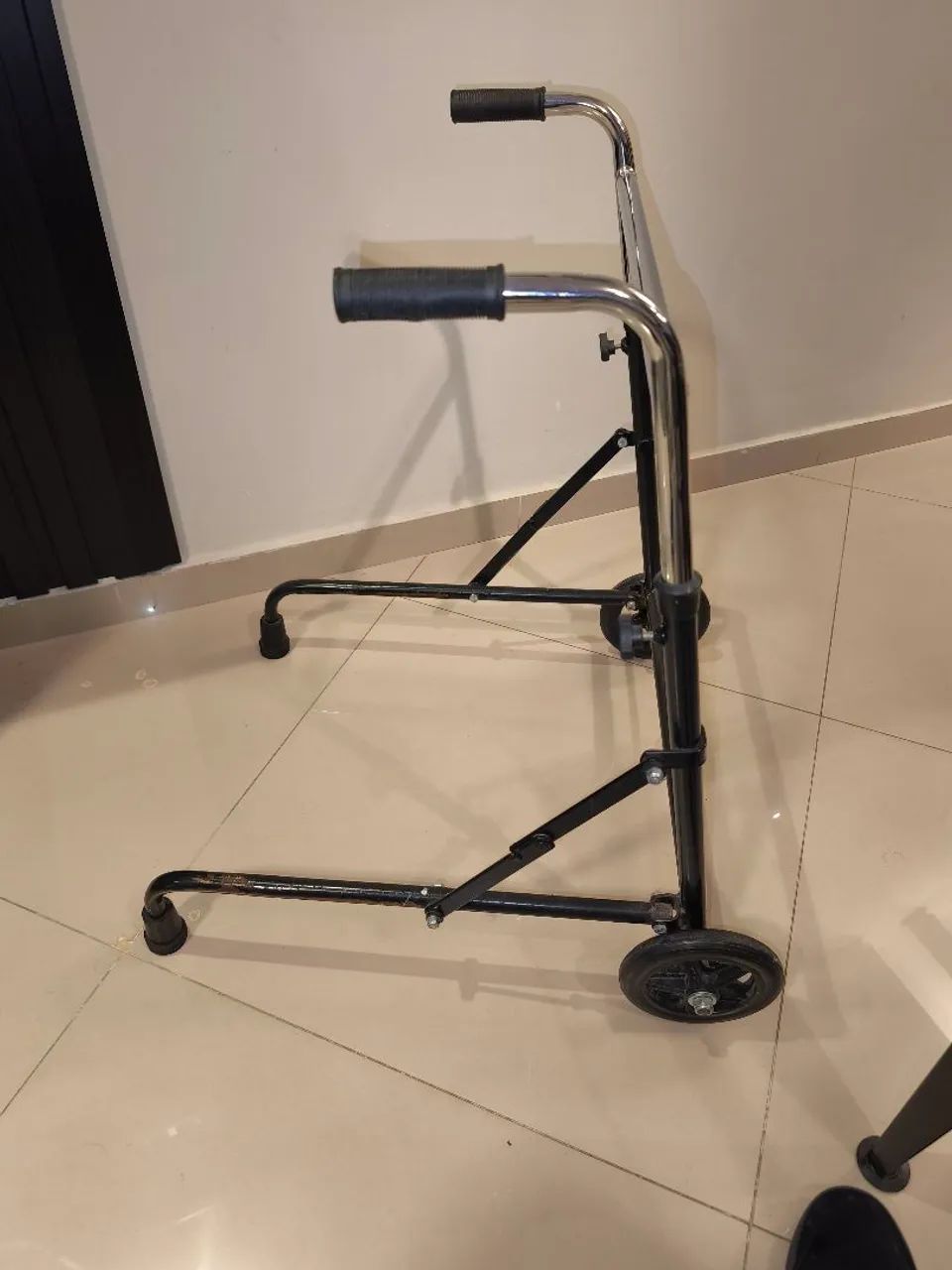 Andador com Rodas - Conforto e Segurança - Foto 2