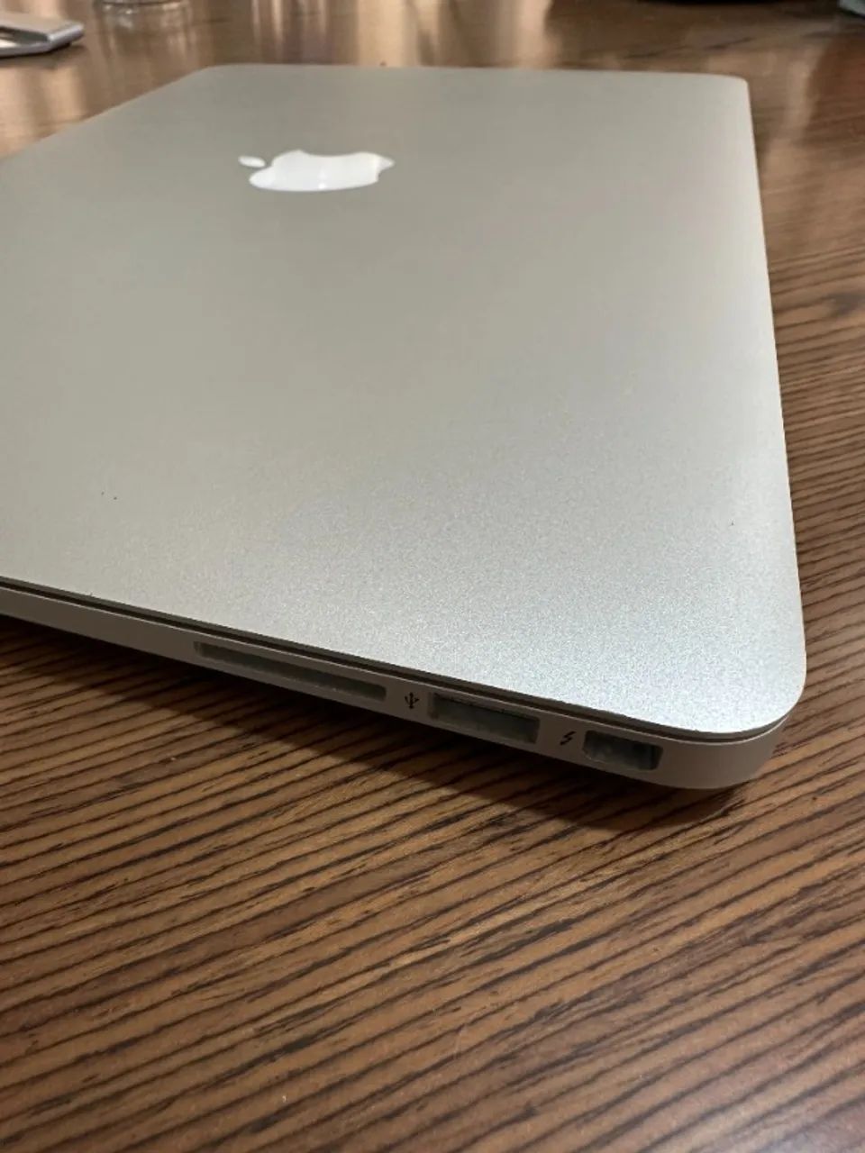 Macbook Air A1466 2017 Processador i5 com 8GB e SSD 120GB