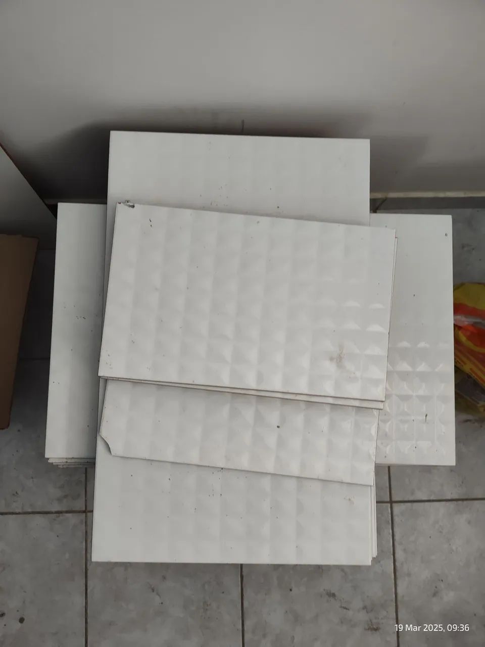 Revestimentos Cerâmicos - 37 X 59 cm - 10,50 m2 total  - Foto 2