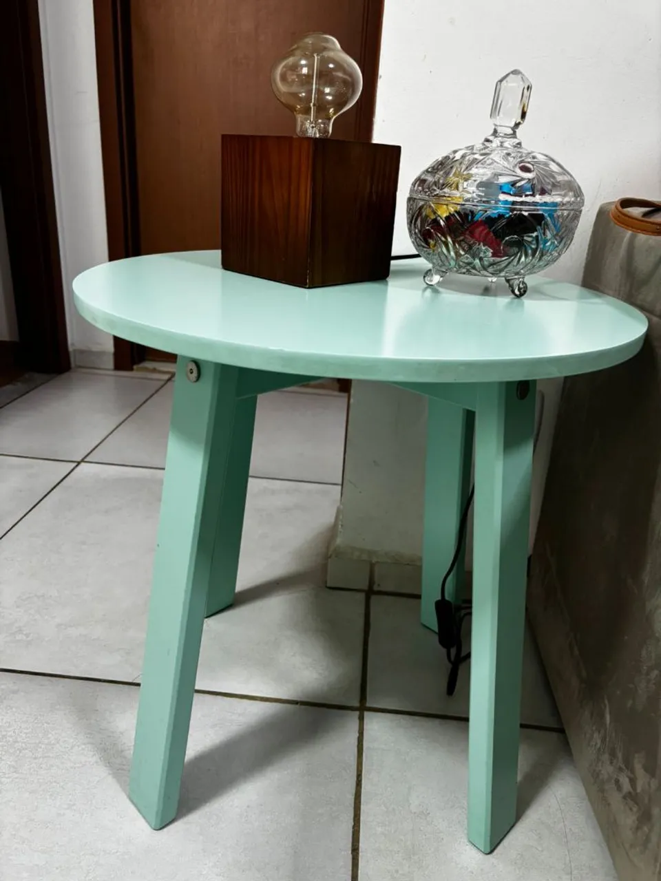 Conjunto de mesa e cadeira