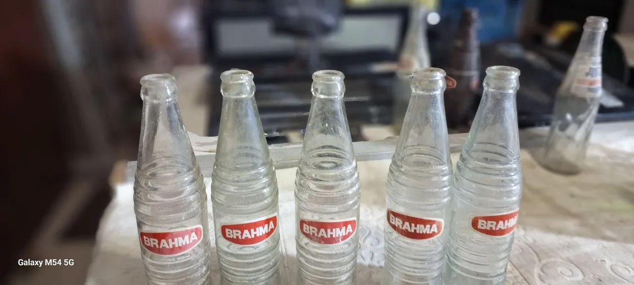 Garrafas de vidro Brahma antigas valor unitario  - Foto 3