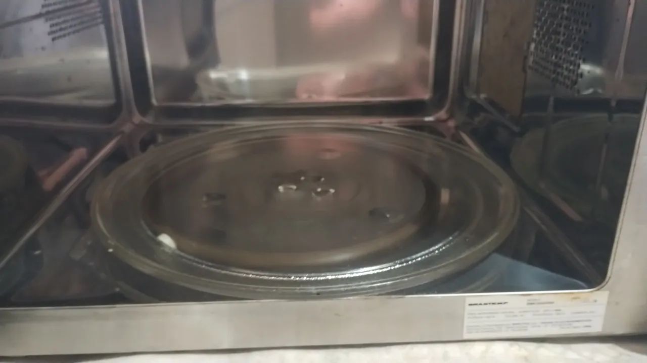 Microondas preto Brastemp 30 litros - Foto 3