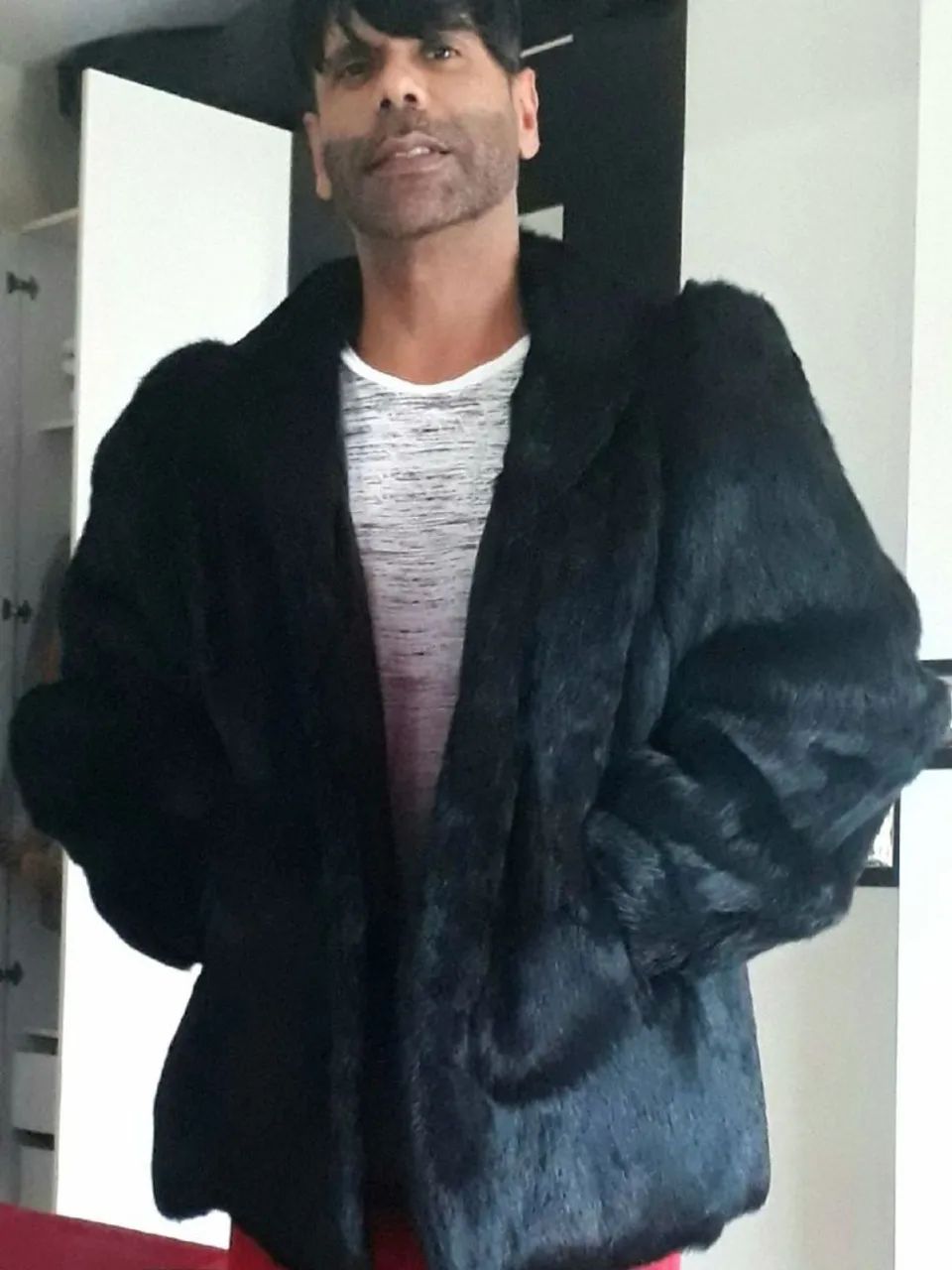 Casaco de Pele Preto Elegante - Foto 3