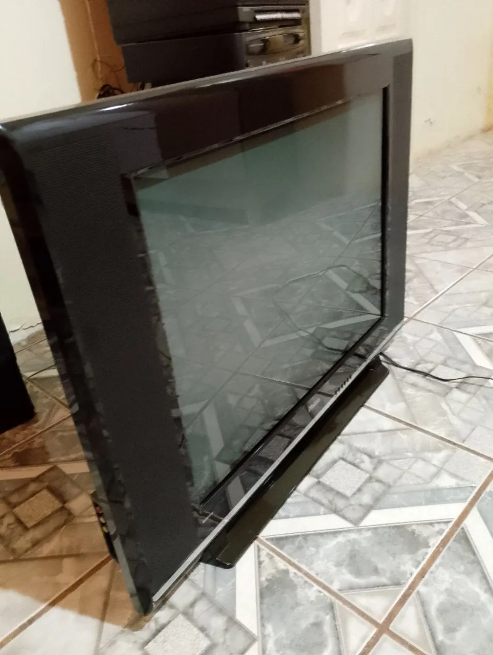 "tv de tubo" - TVs no Brasil