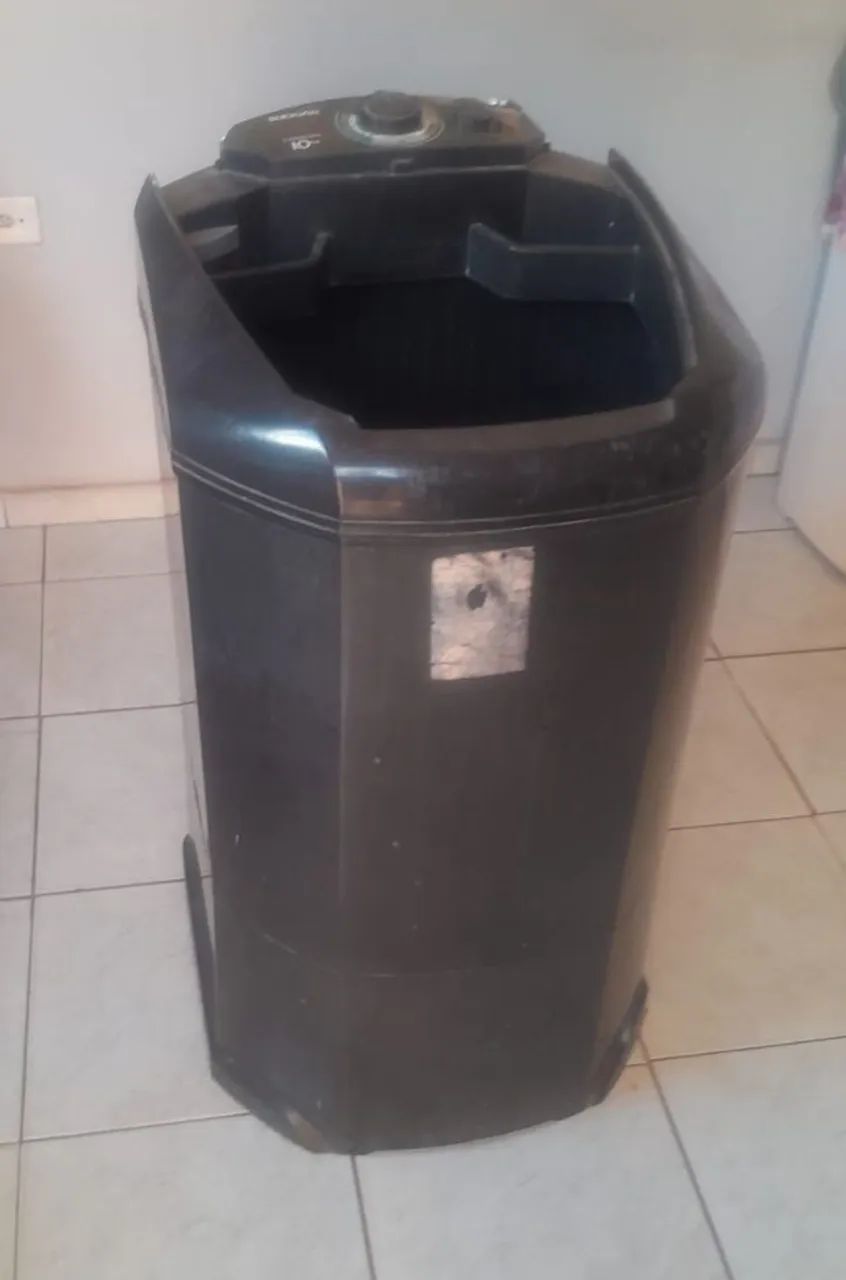 Tanquinho, 10 kg funciona perfeitamente, só não tem A. Tampa - Foto 2