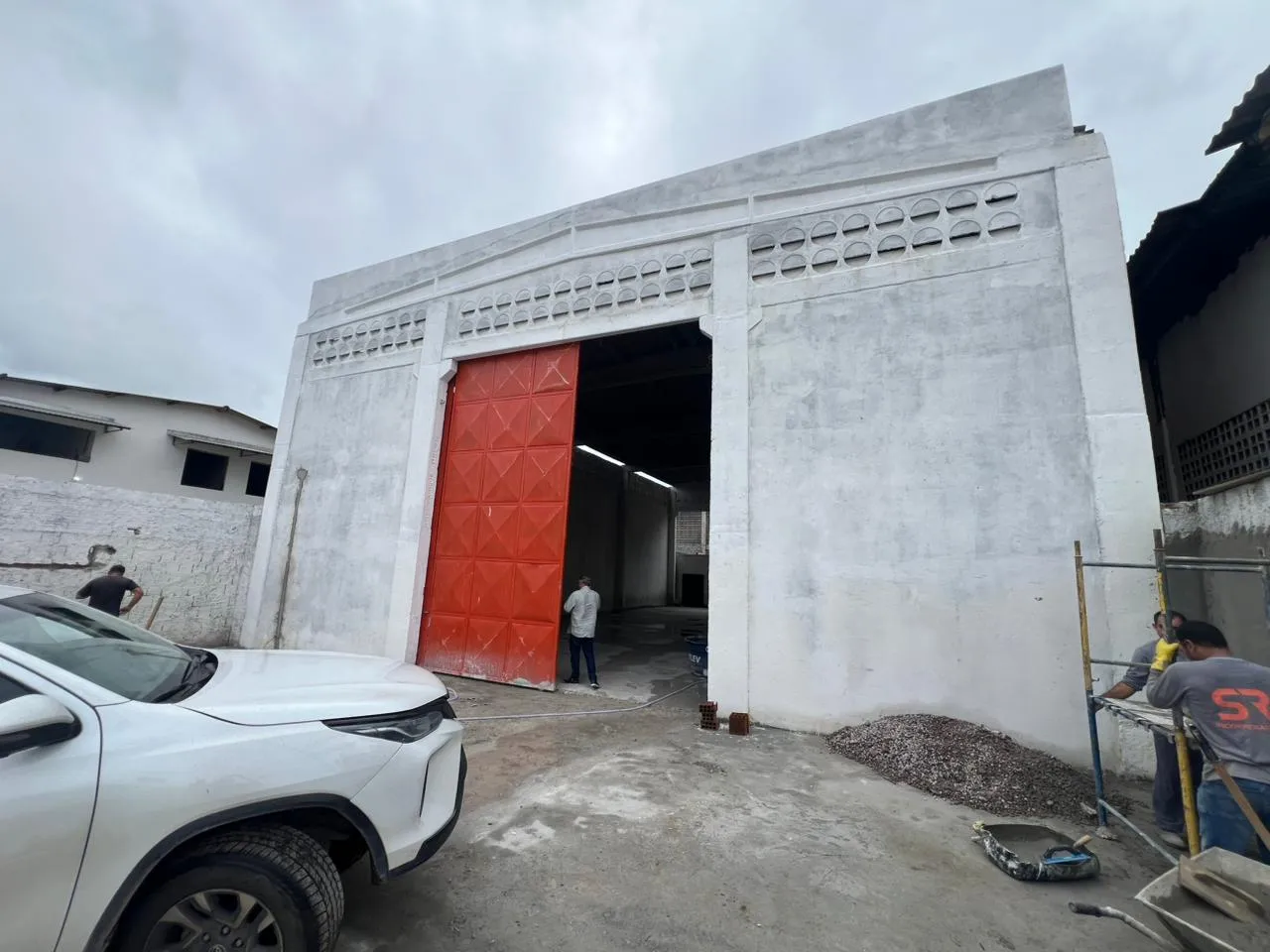 Galpão com 350 metros em fase final de acabamento em Renascer, próximo a BR 230