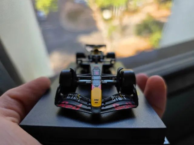 Miniatura F1 Red Bull RB20 Max Verstappen 2024 - Foto 4