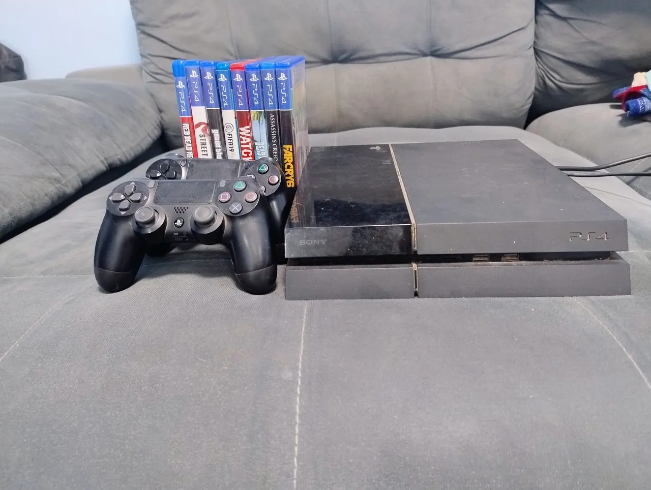 Playstation 4 Completo com Jogos e Controle