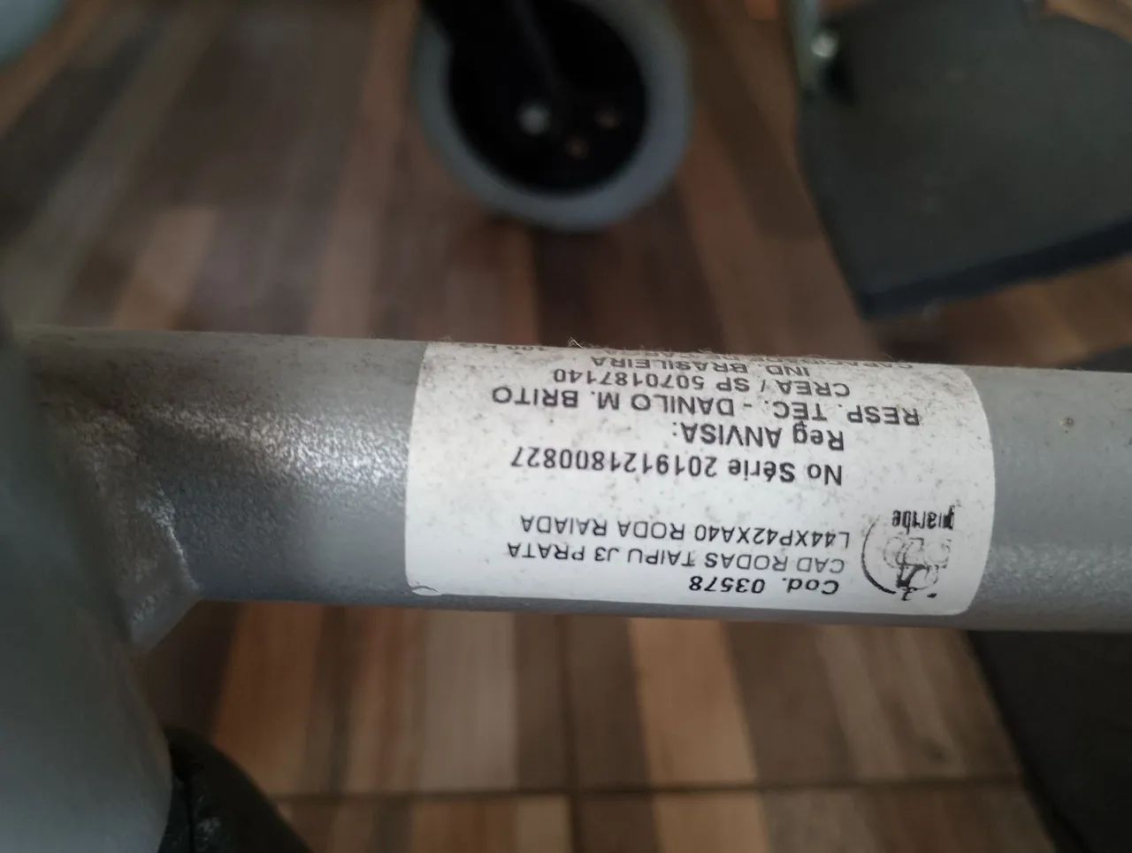 Cadeira de Rodas Taipu J3 prata/ alumínio  - Foto 6