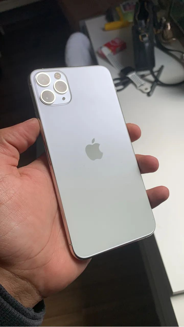 Iphone 11 pro max silver 256gb - Celulares e Smartphones - Zumbi