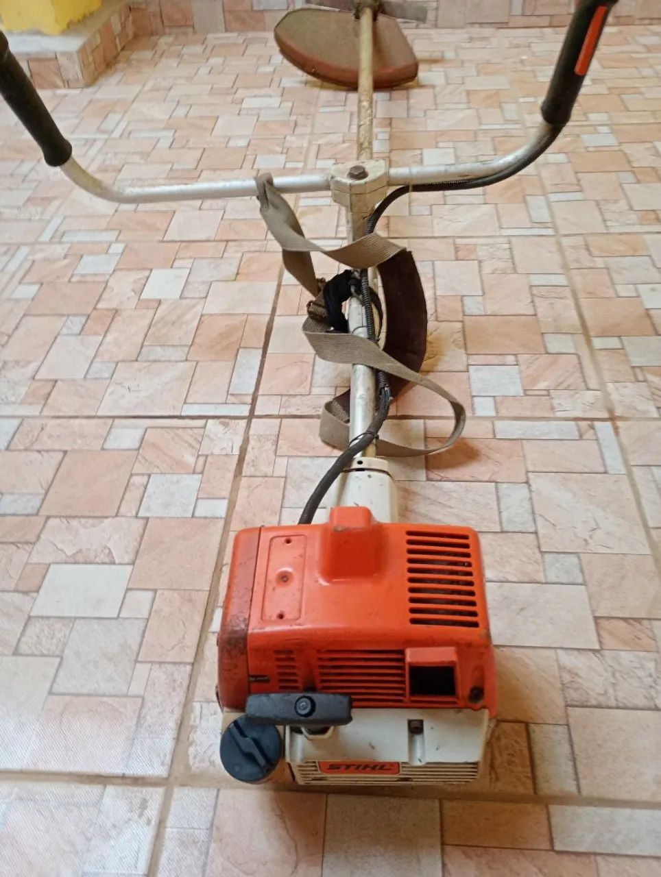 Roçadeira Stihl 220 1600.00
