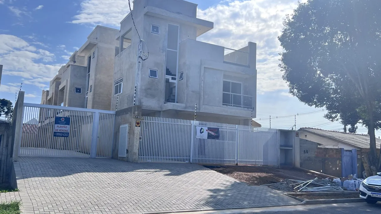 Sobrado Padrão para Venda em Bairro Alto Curitiba-PR