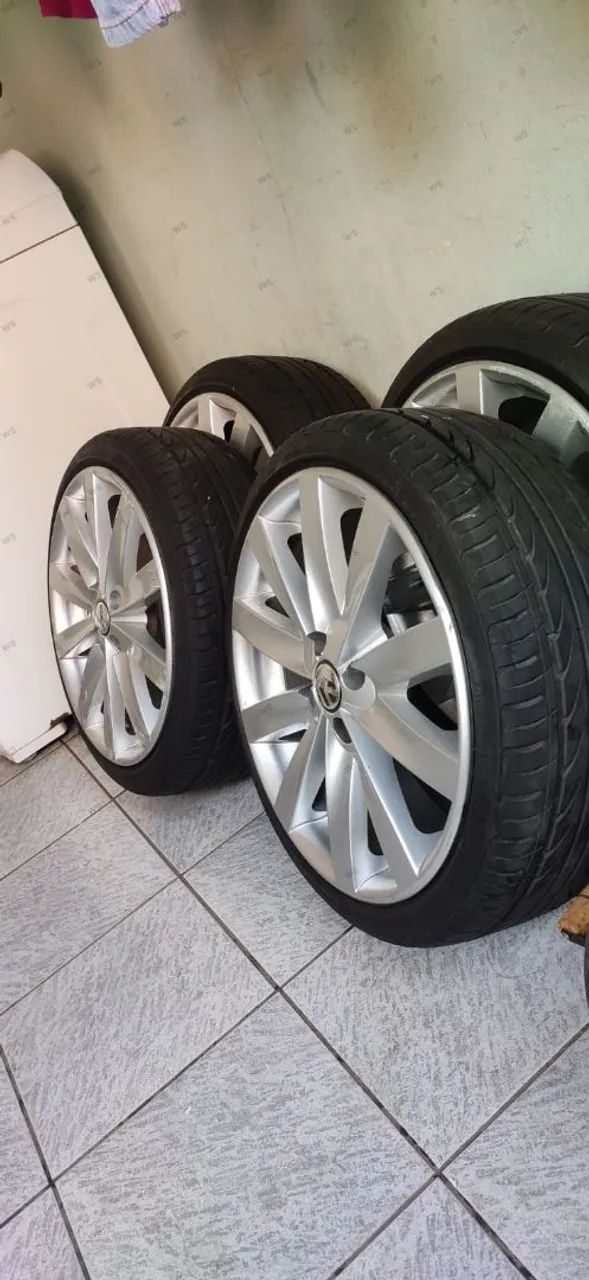 Rodas do jetta aro 17 com pneus novos