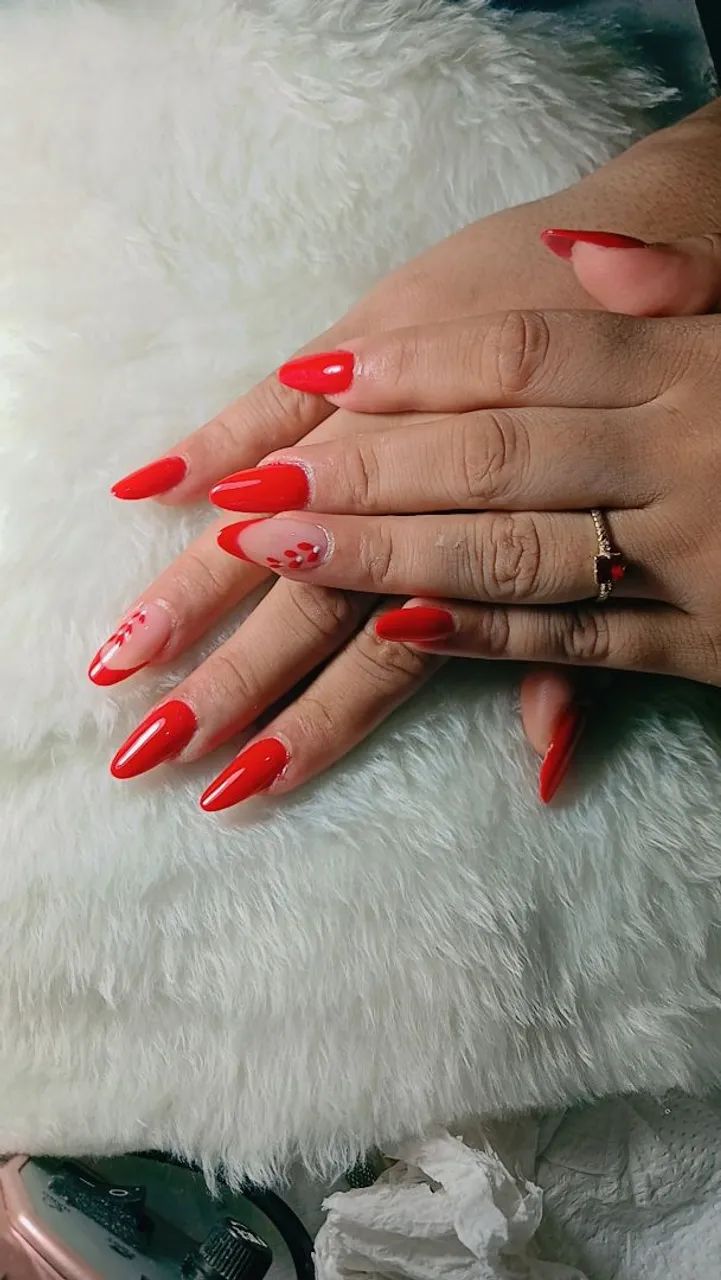 Unhas vermelhas impecáveis - Foto 2