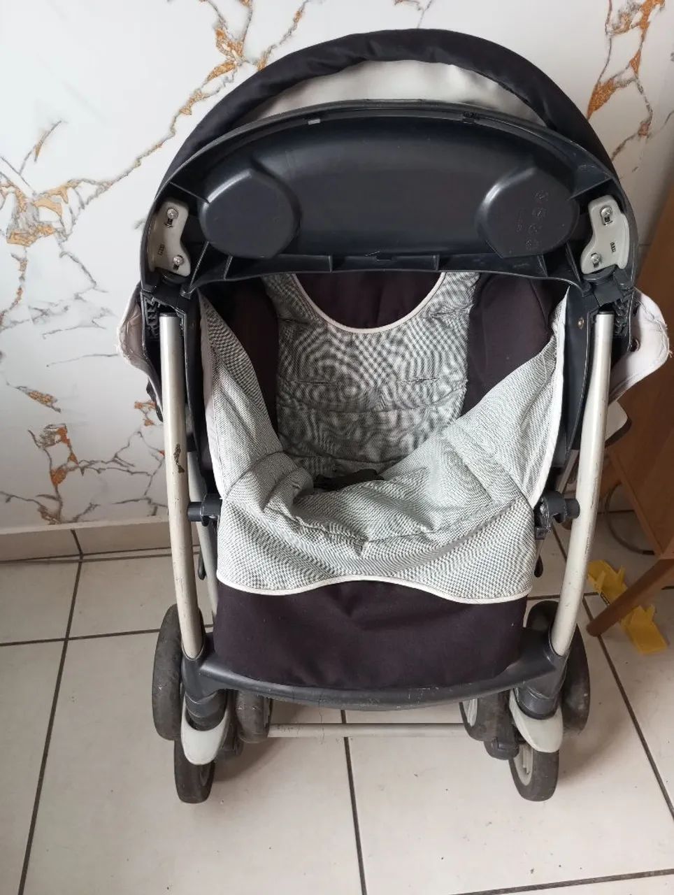 Carrinho de bebê Chicco cortina - Foto 4