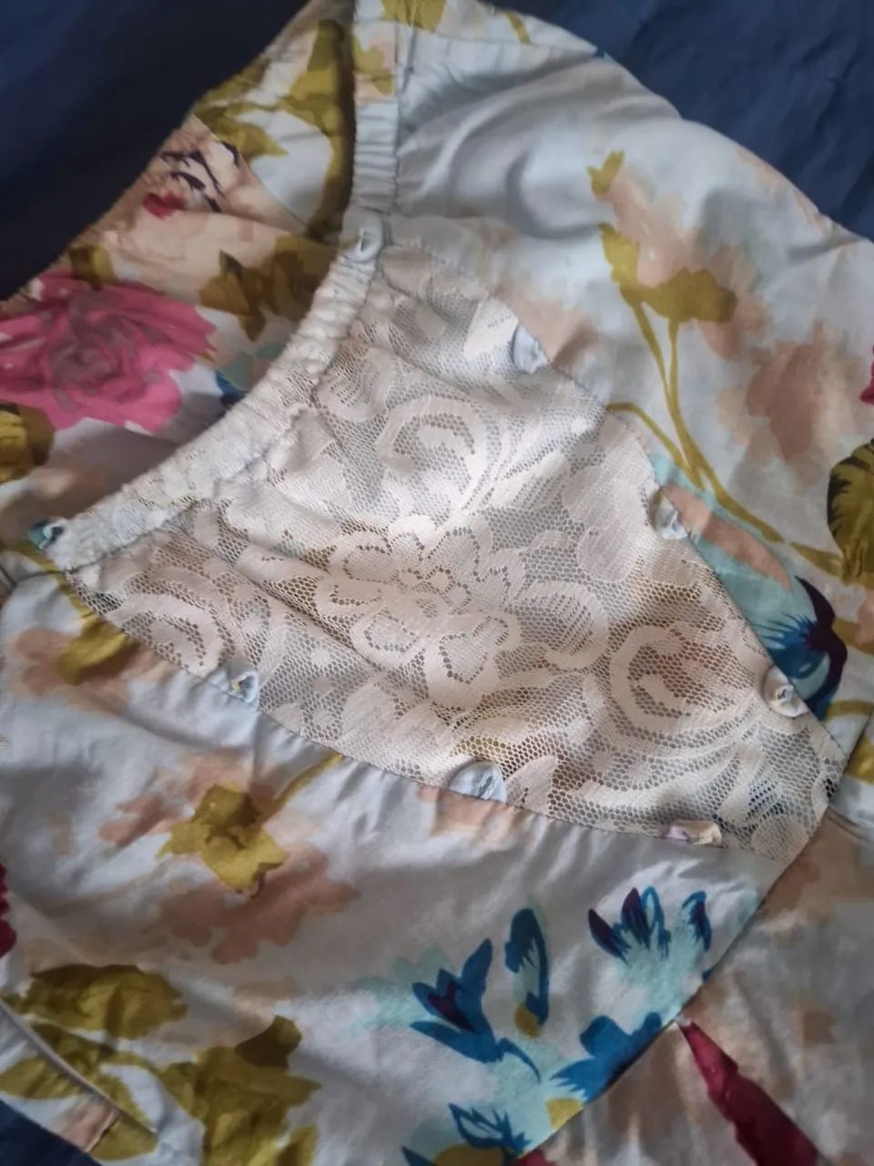 Vestido curto tomara que caia floral com renda - Foto 3