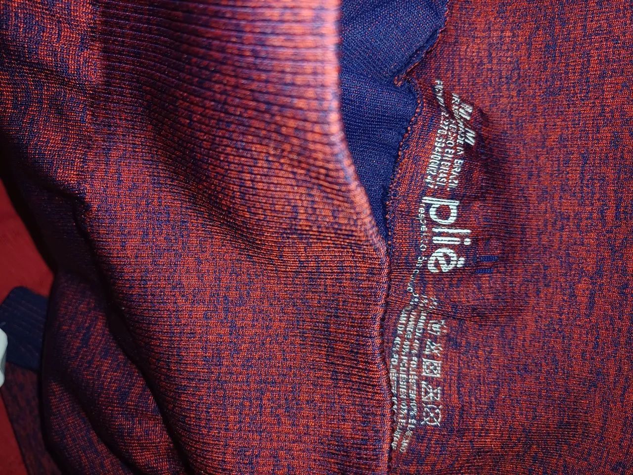 Calça Capri Plie nova na etiqueta,  vermelho e azul. - Foto 5