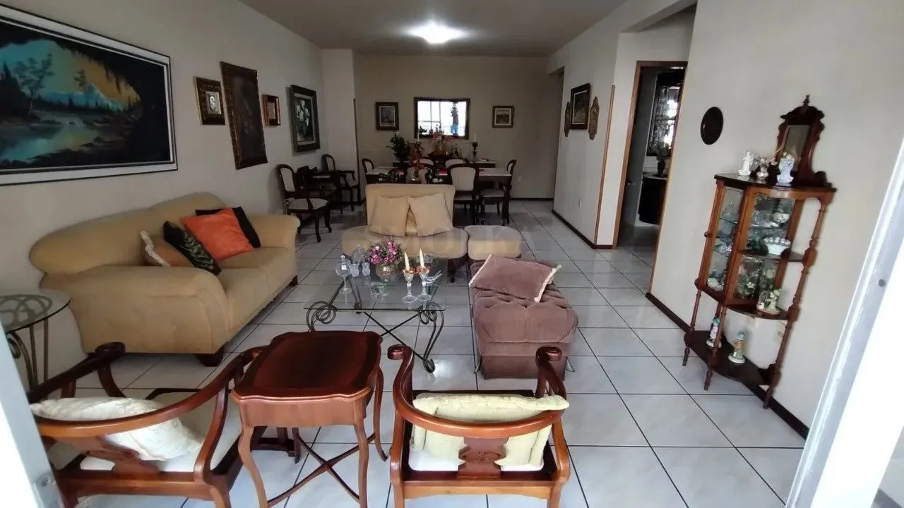 Apartamento de 3 dormitórios à venda em Florianópolis - SC