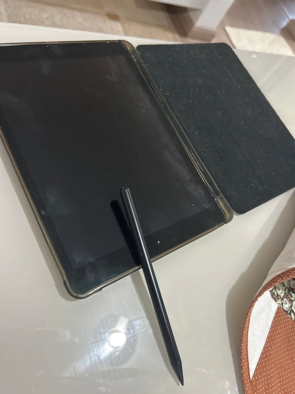 Vendo IPad 9 geração , já vem com capinha e caneta digital - Foto 3