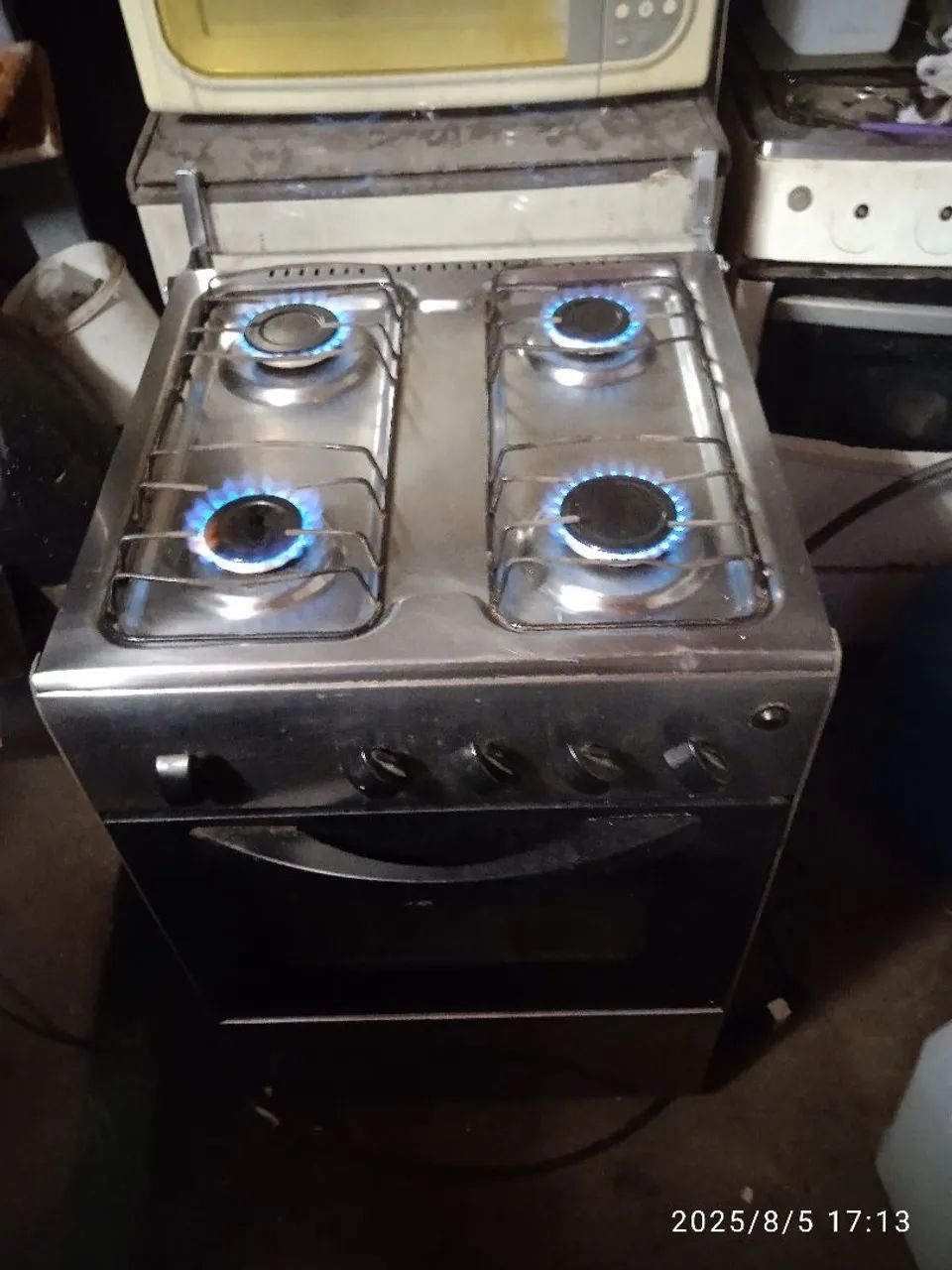 Fogão a gás usado modelo mais antigo (Fogão muito resistente)