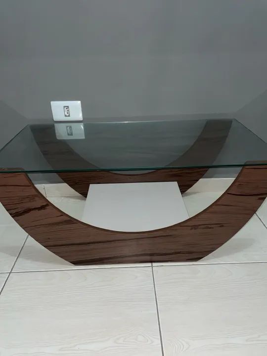 Mesa de centro moderna em madeira e vidro64962149809794122