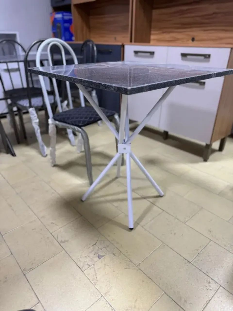 Conjunto me Mesa Ubatuba c/ 4 Cadeiras Quadrada - Foto 3