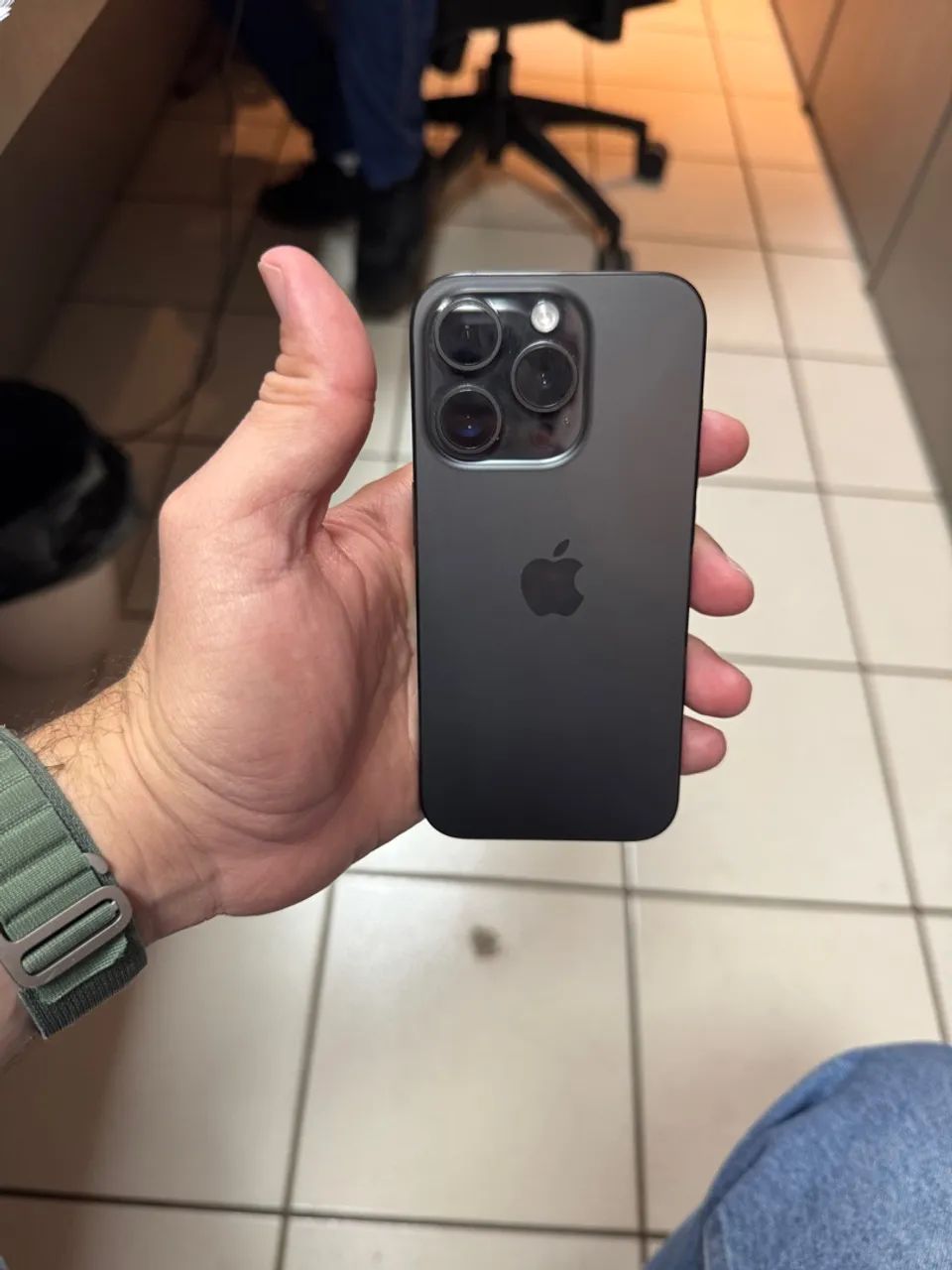 iPhone 15 pro - 128 sem detalhes