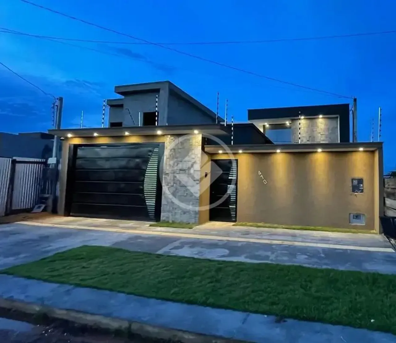 CASA 4 QUARTOS (2 SUÍTES), ÁREA GOURMET E PISCINA (CASCATA E HIDROMASSEM) RESIDENCIAL FLOR