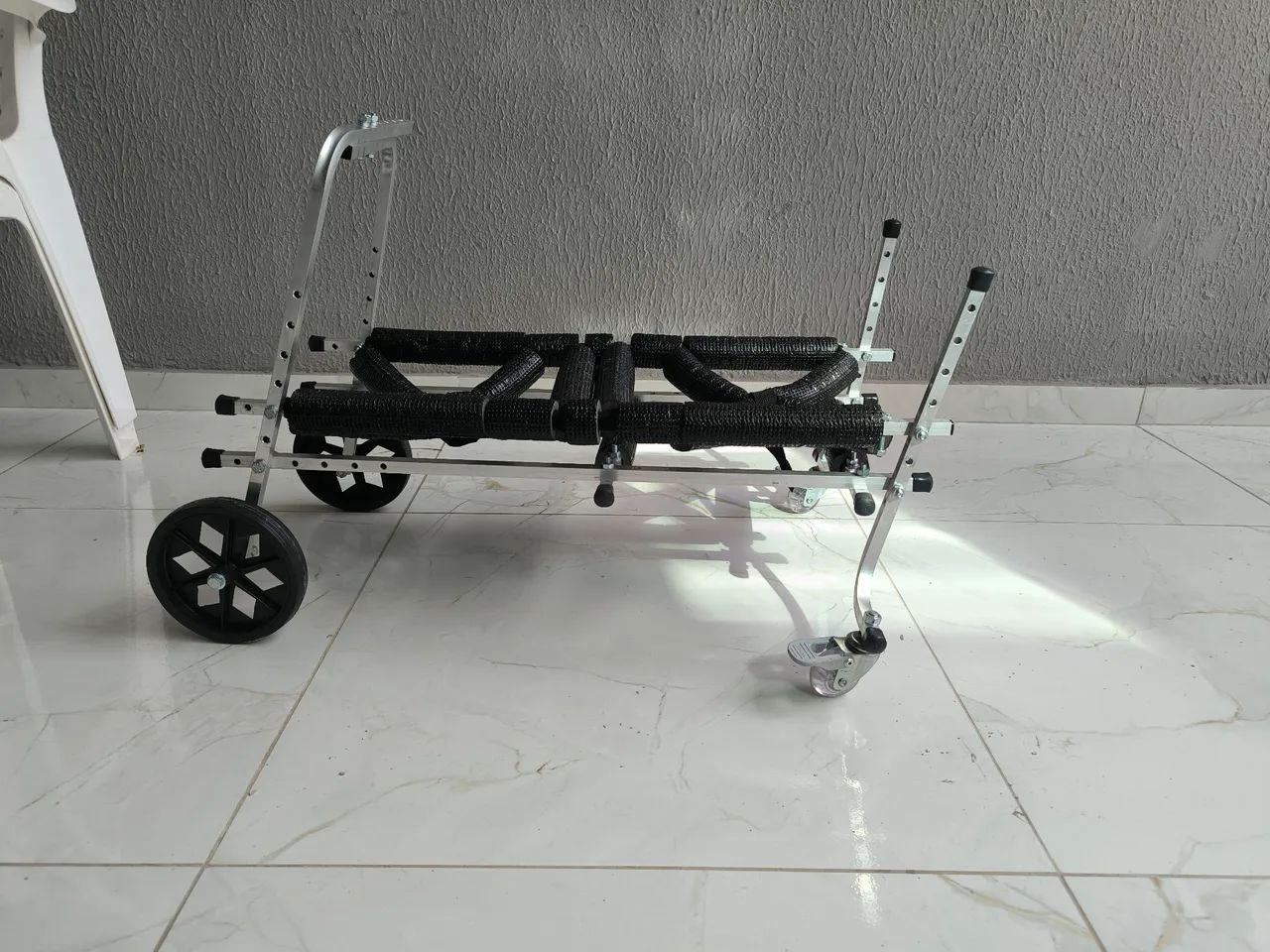 Cadeira de rodas para cachorro