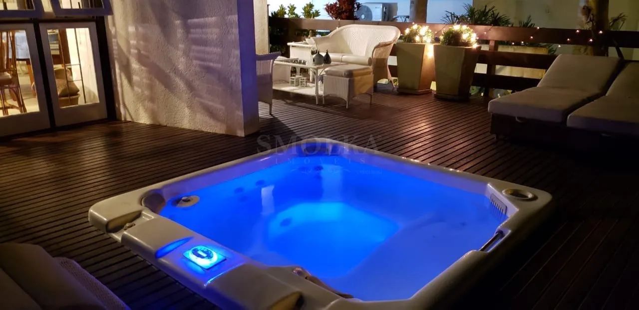 Linda casa com 5 suítes a 50m da praia de Jurerê Internancional - Foto 4