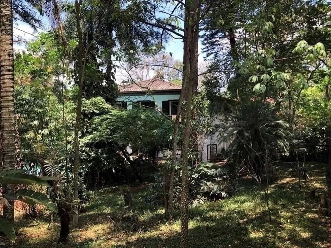 Rústica, 2.400m² de terreno, 2 piscinas (externa e raia coberta), lareira, SPA e jogos - Foto 3