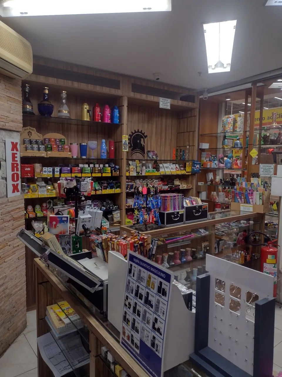 Loja Presentes e Artigos de Tabacaria - Confinada em Galeria  - Foto 2