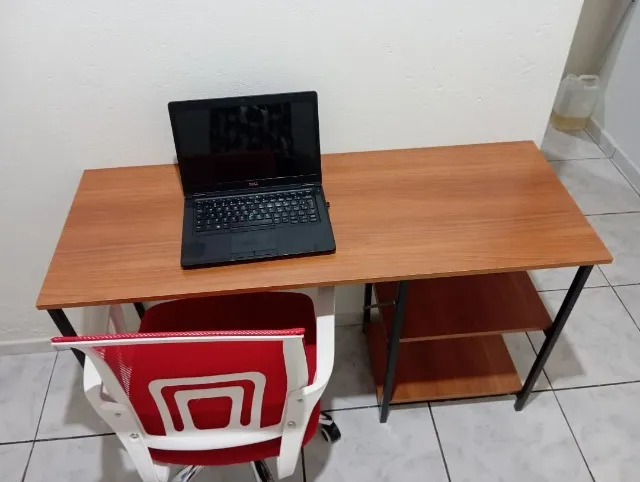 Mesa estilo industrial para Escritório ou Estudos - Base de Ferro e Tampo MDF