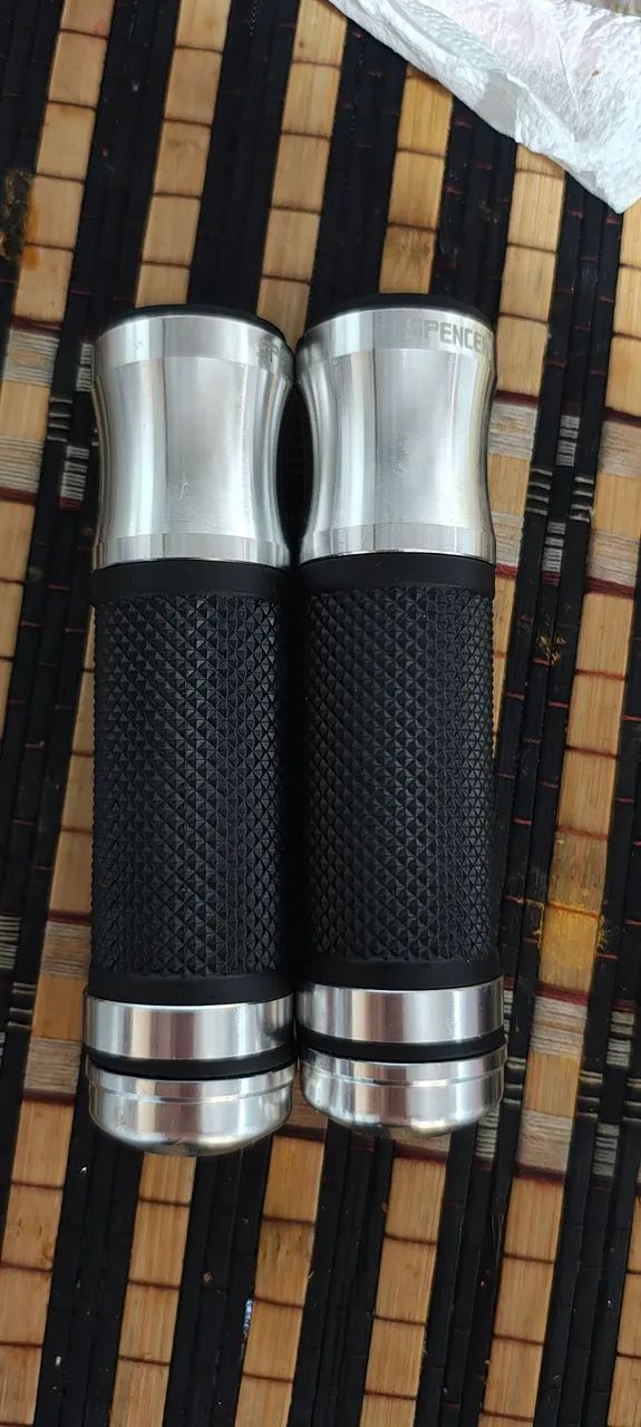 Manoplas para Moto - Alumínio e Borracha